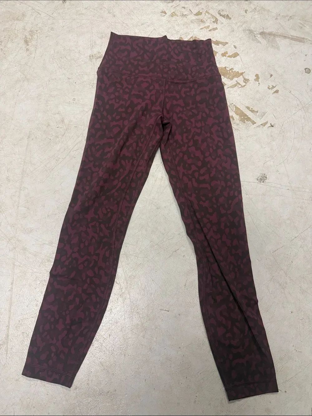 Burgundy Print Leggings - LIKE NEW - Lululemon Size 4
